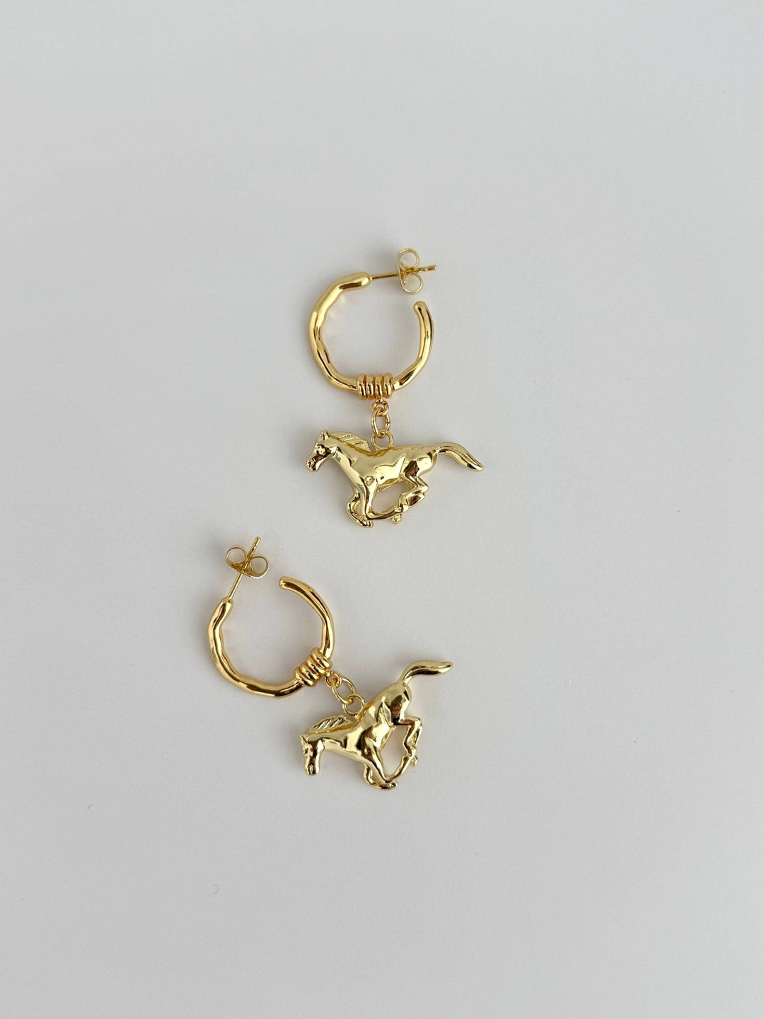 Brandy Horse Charm Gold Hoops | 18K Gold Plated Equestrian Jewelry - Meadow Collectiveearrings