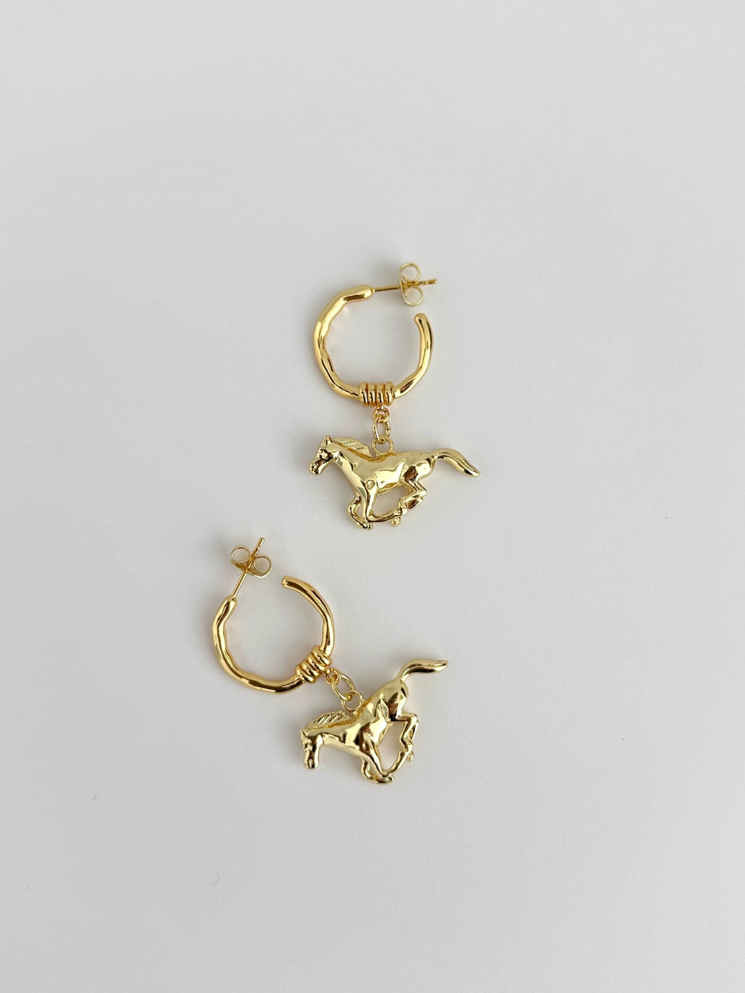 Brandy Horse Charm Gold Hoops | 18K Gold Plated Equestrian Jewelry - Meadow Collectiveearrings