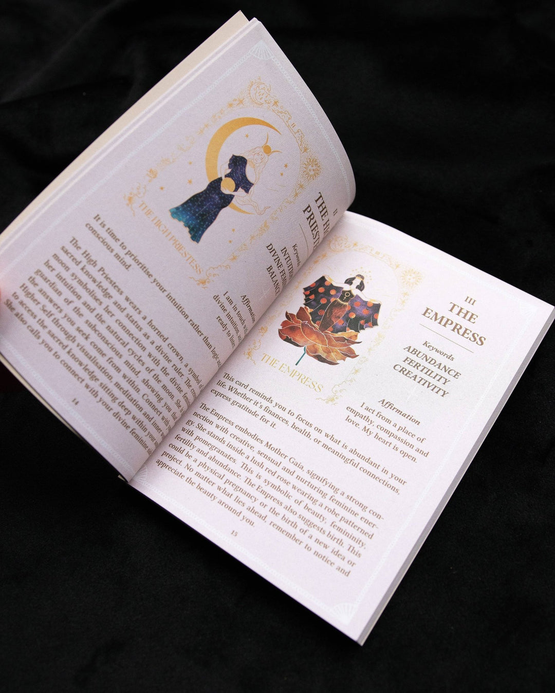 Light worker Tarot Dreamy Moons Deck - Meadow Collectivetarot cards