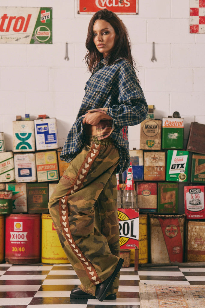 sabbi-camo-heart-pantstrack-