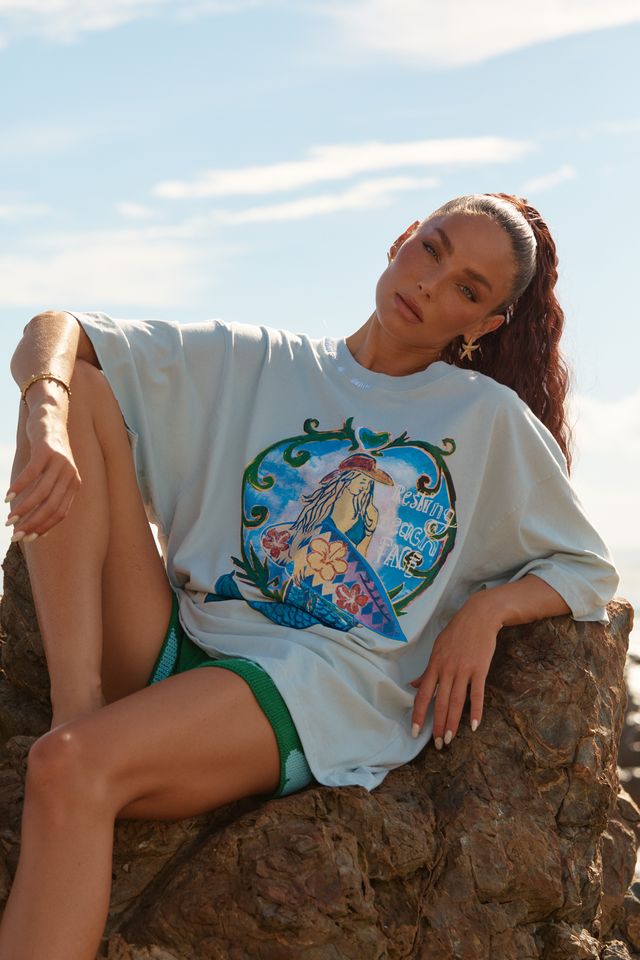 Sabbi Very Oversized Resting Beach Face Tee - Sky Blue - Meadow Collectiveoversized tee